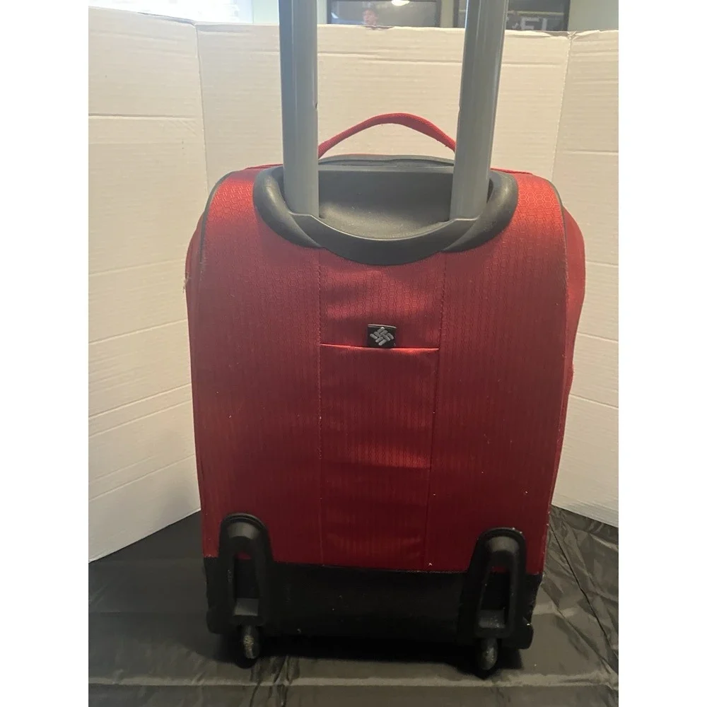 NWOT Columbia Pack and Go Travel Rolling Upright Suitcase RED Active Lifestyle